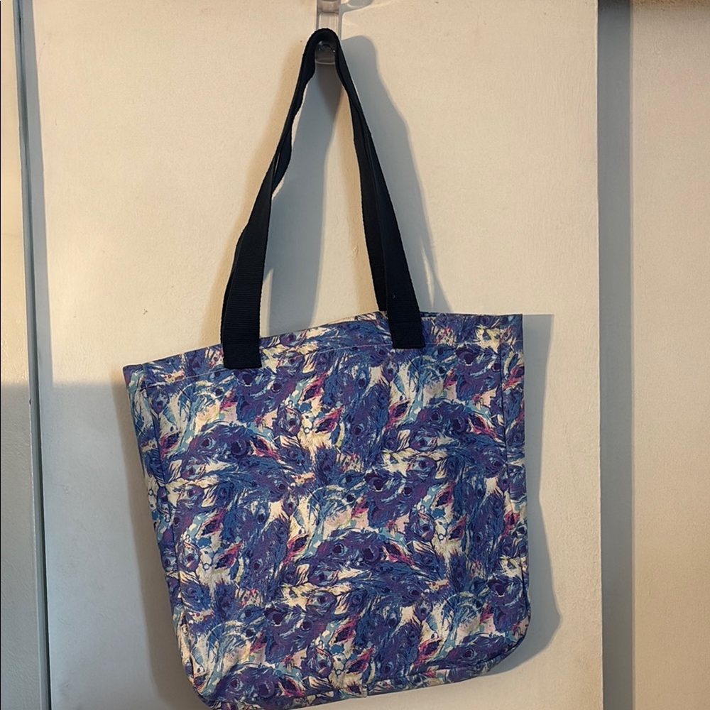 2 Piece Set: Blue/Purple Patterned Summer Tote.